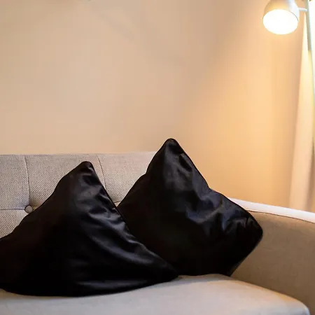 Luxus-apartment Im Herzen Von - Kostenloser Parkplatz In Videouberwachter Tiefgarage Apartment Leipzig