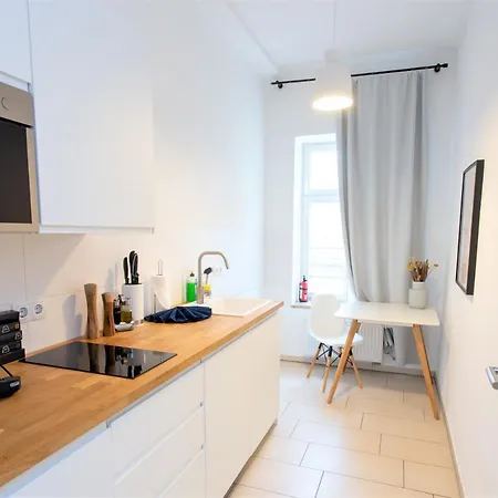 Luxus-apartment Im Herzen Von - Kostenloser Parkplatz In Videouberwachter Tiefgarage Apartment Leipzig